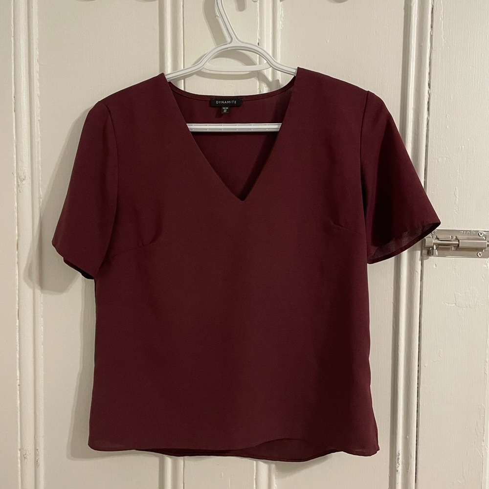 Dynamite V-Neck